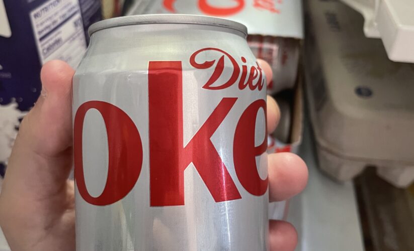 10 Key Differences Between Diet Coke and Coke Zero: Understand Their Unique Flavors and Health Benefits in 2025!